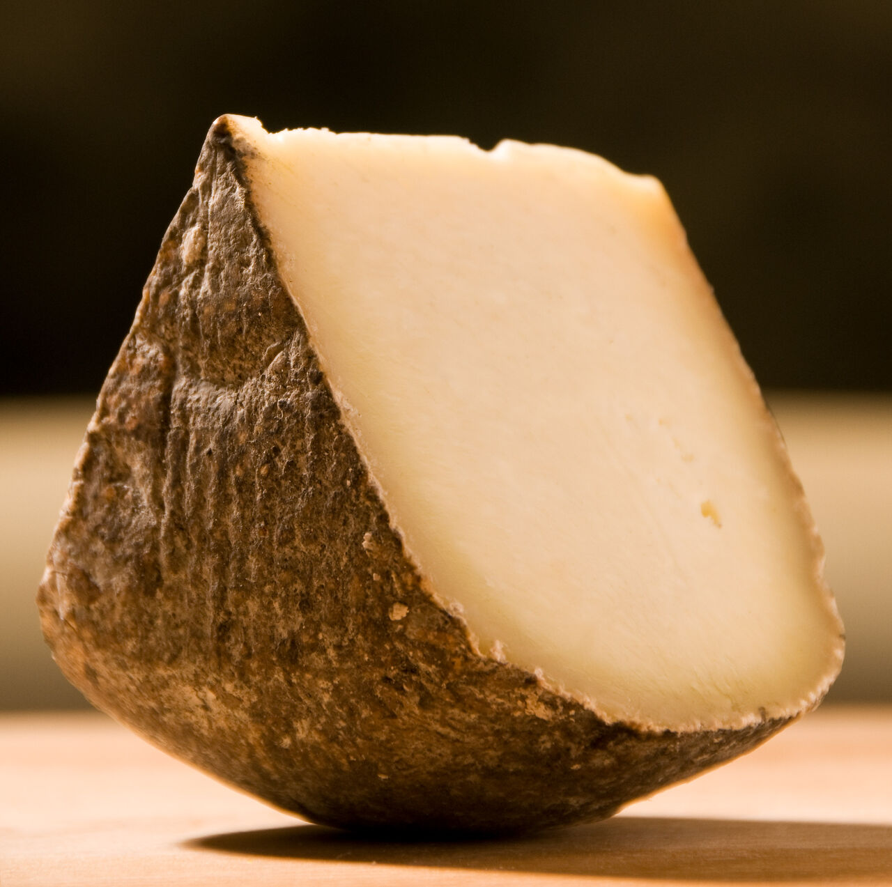 Pecorino Foglie de Noce, Fratelli Putzula - 8oz  large