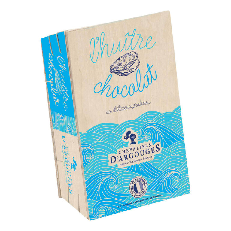 Chevaliers D'Argouges Milk Chocolate Praline Oysters  in Wooden Box 105g  large