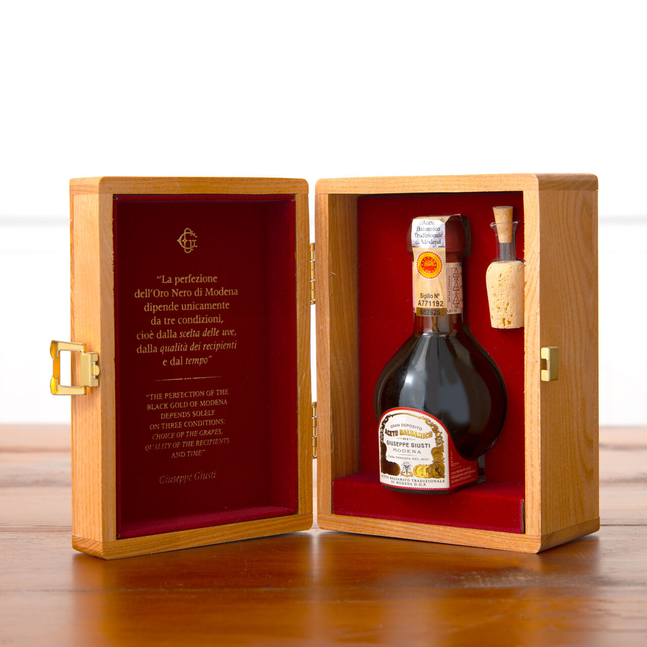 Traditional Balsamic Vinegar of Modena DOP Affinato  large