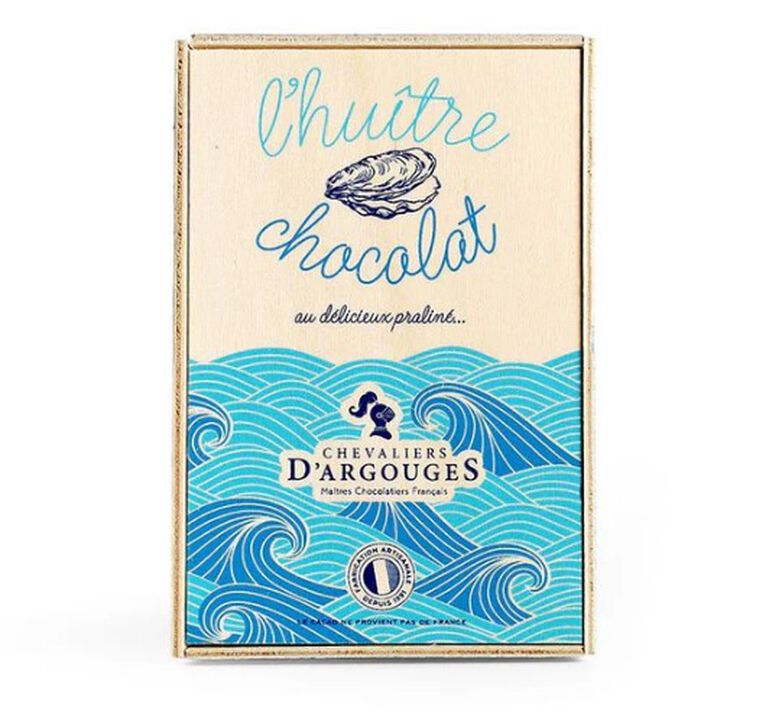 Chevaliers D'Argouges Milk Chocolate Praline Oysters  in Wooden Box 105g  large
